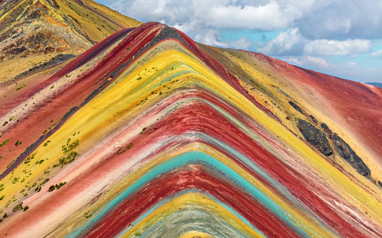 Franjas de colores en las laderas de la Montaña de Colores